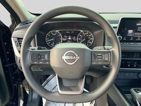 Used 2025 Nissan Rogue S AWD/4WD image 20