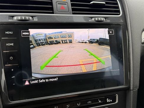 Used 2019 Volkswagen e-Golf SEL Premium image 21