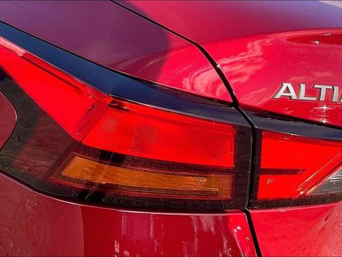 Used 2024 Nissan Altima 2.5 SR image 23
