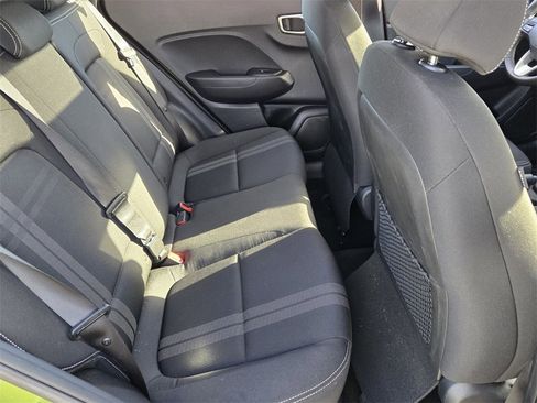 Used 2023 Hyundai Venue SEL image 16