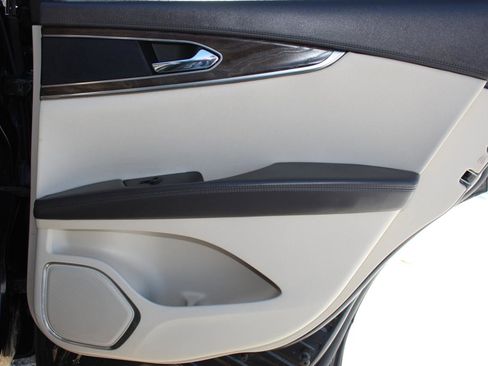 Used 2018 Lincoln MKX Reserve w/ Lincoln MKX Climate Package image 17