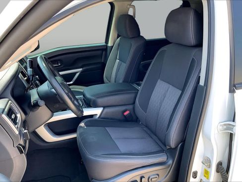 Used 2021 Nissan Titan SV w/ SV Convenience Package AWD/4WD image 8