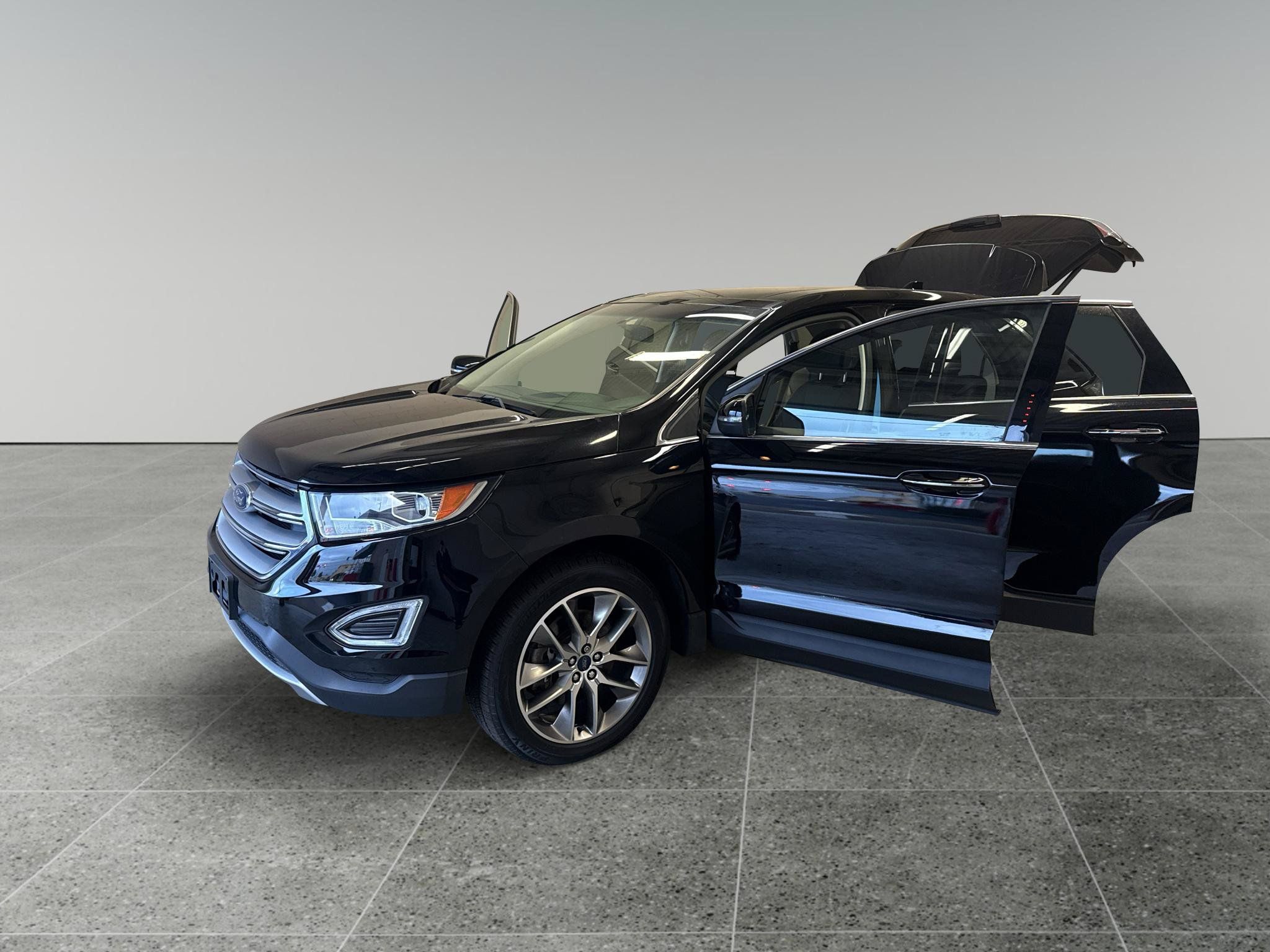 Used 2018 Ford Edge Titanium w/ Equipment Group 301A AWD/4WD image 11