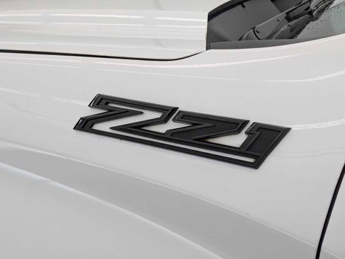 Used 2023 Chevrolet Silverado 1500 LTZ w/ LTZ Premium Package AWD/4WD image 11