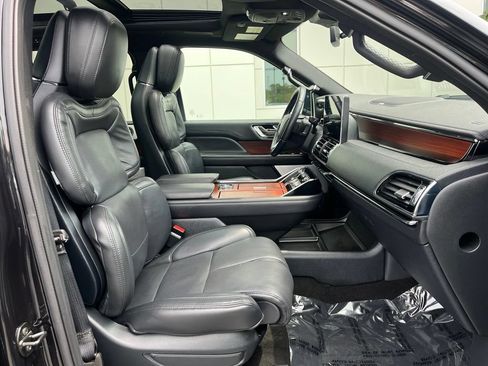Used 2023 Lincoln Navigator L Reserve AWD/4WD image 21