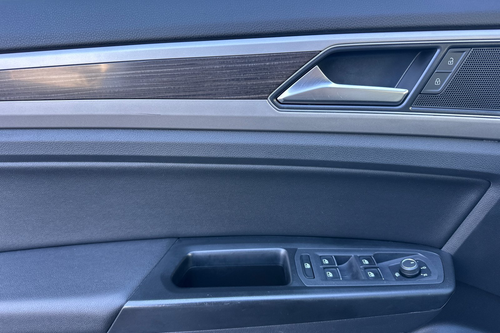 Used 2019 Volkswagen Atlas SE w/ Towing Package FWD image 14