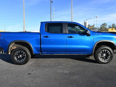 Used 2024 Chevrolet Silverado 1500 ZR2 w/ Technology Package image 11