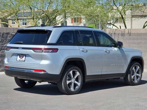 Used 2023 Jeep Grand Cherokee image 9