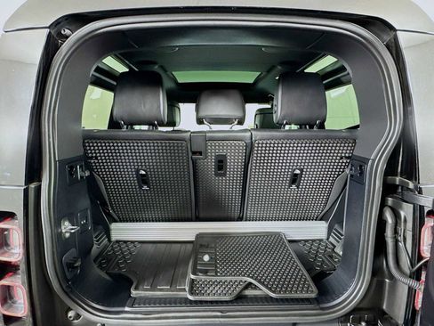 Used 2023 Land Rover Defender 90 V8 image 25