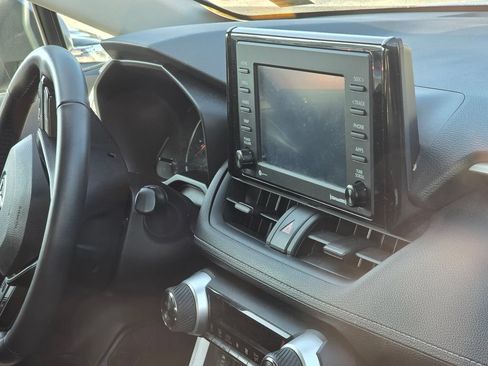 Used 2022 Toyota RAV4 XLE w/ Convenience Package AWD/4WD image 16