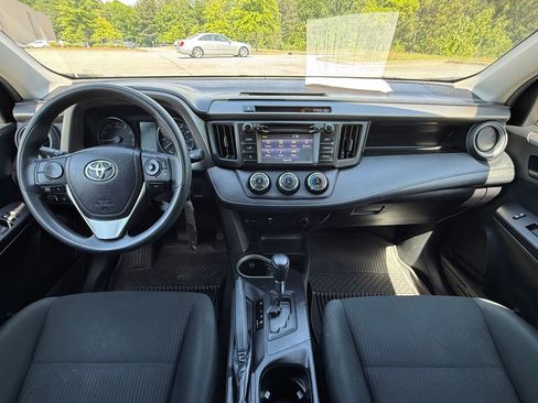 Used 2018 Toyota RAV4 LE w/ All Weather Liner Package FWD image 23
