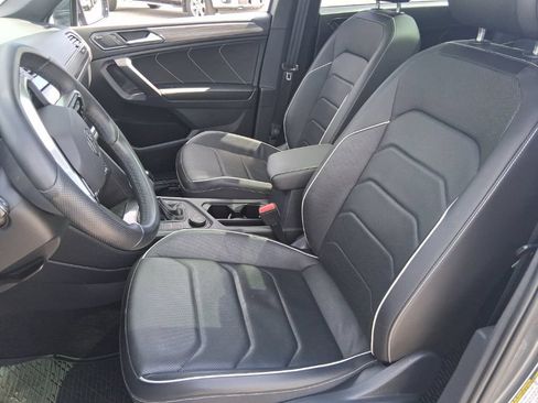 Used 2022 Volkswagen Tiguan SEL R-Line AWD/4WD image 12