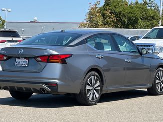 Used 2019 Nissan Altima 2.5 SL FWD video 2