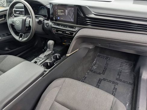 Used 2025 Toyota Camry LE FWD image 31