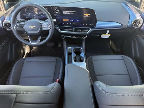 New 2026 Chevrolet Equinox EV LT image 11