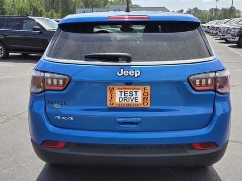 Used 2025 Jeep Compass Sport AWD/4WD image 9