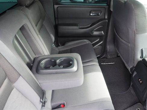 Used 2022 Nissan Frontier SV image 25