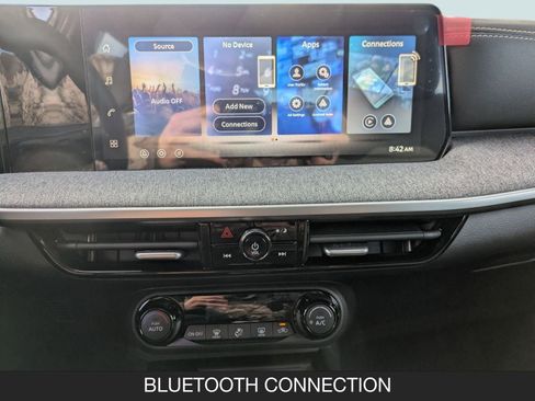 Used 2026 Nissan Kicks SV image 17