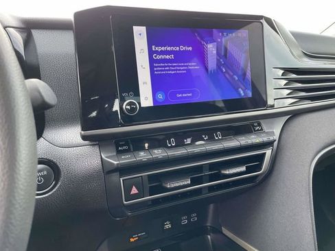 Used 2025 Toyota Camry LE image 23