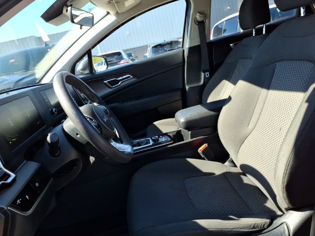 Used 2023 Kia Sportage LX AWD/4WD image 12