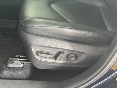 Used 2020 Toyota Highlander XLE FWD image 14