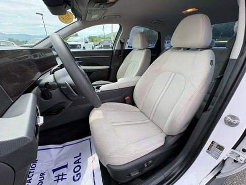 Used 2025 Hyundai Sonata SEL FWD image 30