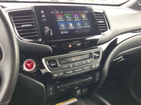 Certified 2022 Honda Pilot Black Edition image 23