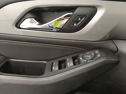 Used 2020 Chevrolet Traverse LS FWD image 27