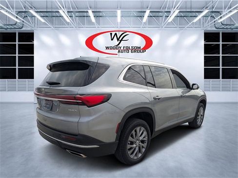 Used 2025 Buick Enclave Preferred image 3