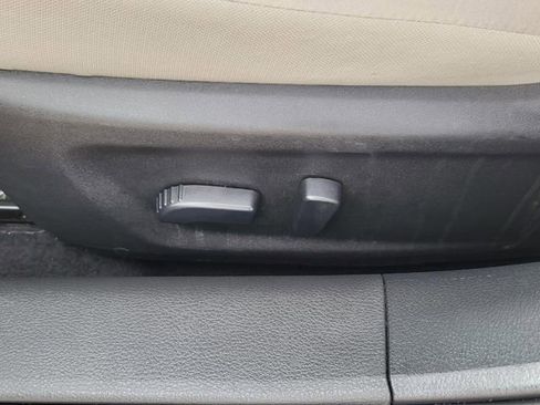 Used 2025 Nissan Altima 2.5 SV FWD image 12