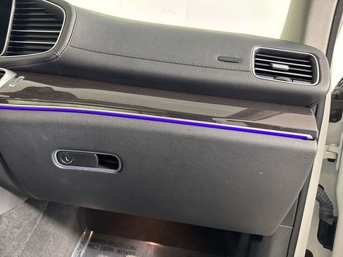 Used 2023 Mercedes-Benz GLS 450 4MATIC image 10