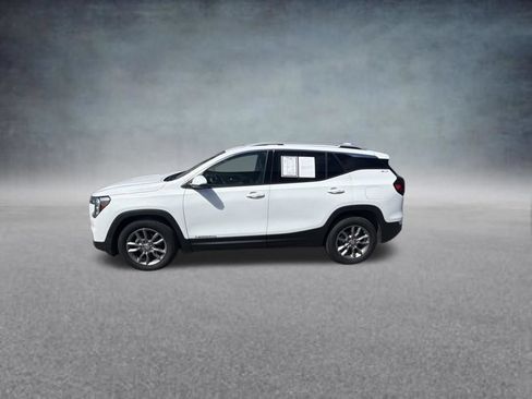 Used 2024 GMC Terrain SLT AWD/4WD image 3