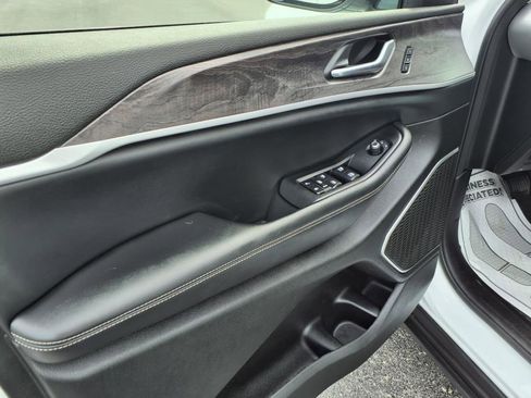 Used 2022 Jeep Grand Cherokee L Limited image 12