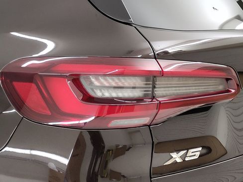 Used 2022 BMW X5 sDrive40i w/ Parking Assistance Package image 11