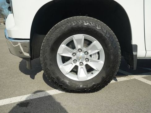 Used 2024 Chevrolet Silverado 1500 W/T w/ WT Value Package image 11