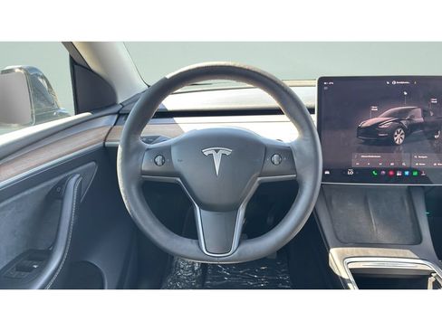 Used 2024 Tesla Model Y Long Range AWD/4WD image 13