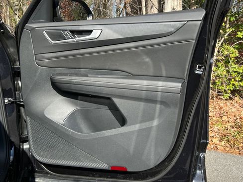 Certified 2024 Volkswagen Atlas Cross Sport SEL R-Line image 10