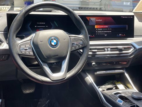 Certified 2023 BMW i4 eDrive40 w/ Premium Package RWD image 7