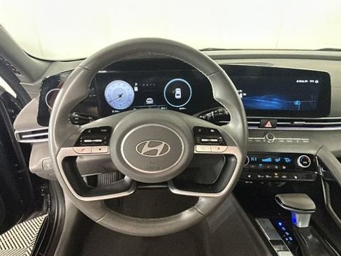 Used 2024 Hyundai Elantra SEL w/ Convenience Package FWD image 14
