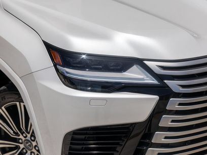 Used 2024 Lexus LX 600 4WD w/ Luxury Package