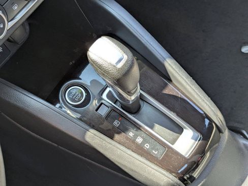 Used 2021 Nissan Versa SV FWD image 16