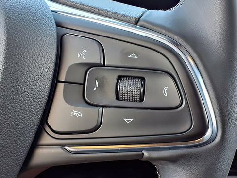 Used 2025 Buick Envista Avenir FWD image 14