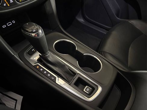 Used 2020 Chevrolet Equinox LT w/ Driver Convenience Package image 29