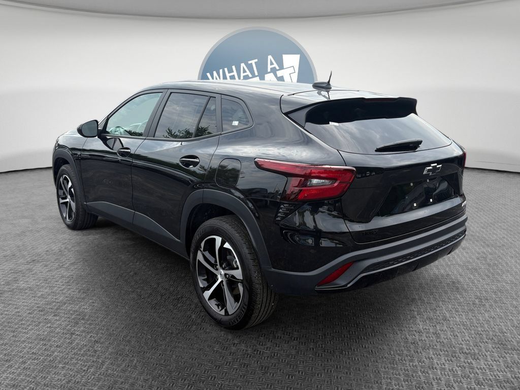 Used 2024 Chevrolet Trax RS w/ Driver Confidence Package FWD image 6