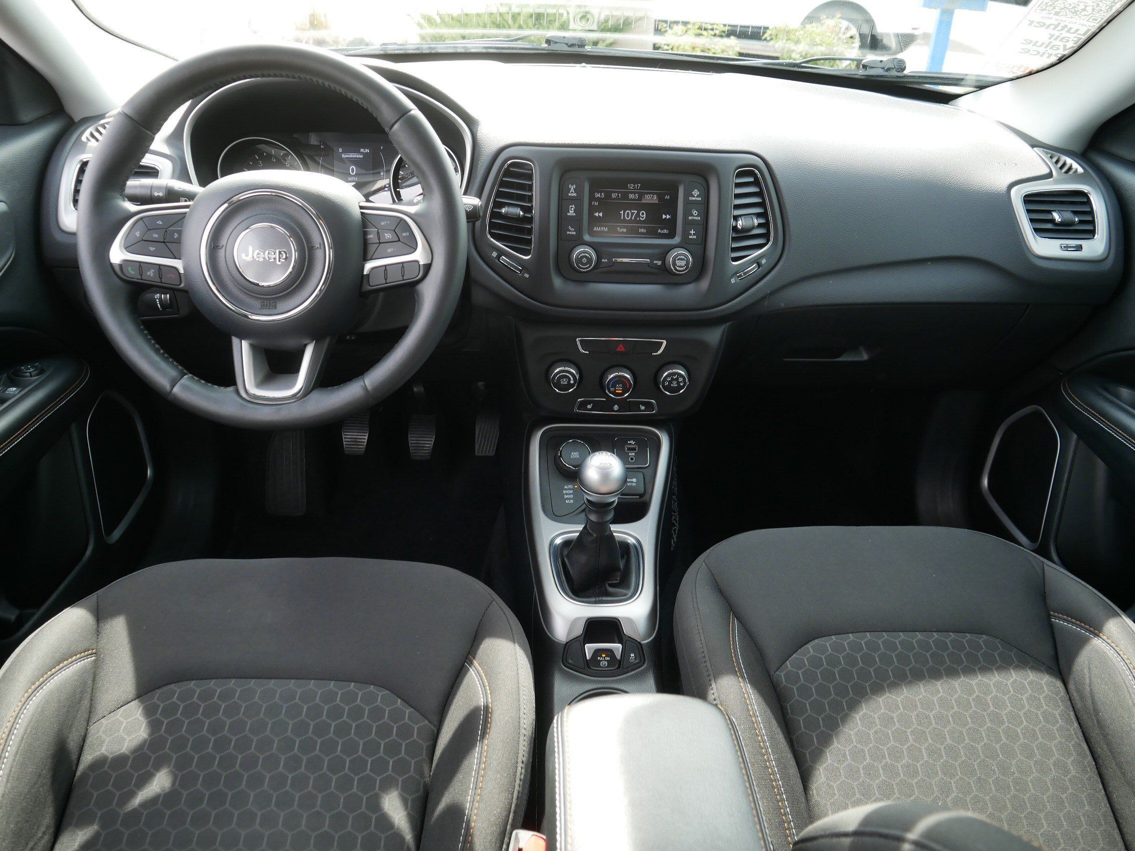 Used 2018 Jeep Compass Sport w/ Cold Weather Group AWD/4WD image 10
