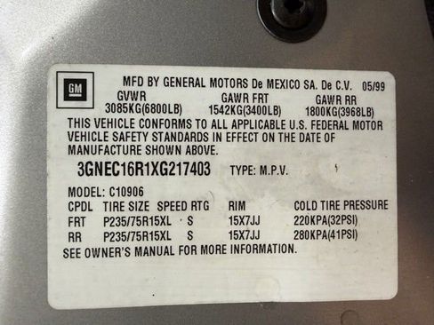 Used 1999 Chevrolet Suburban 2WD image 23