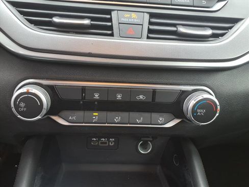 Used 2024 Nissan Altima 2.5 SR AWD/4WD image 11