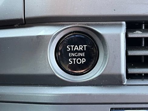 Used 2025 Nissan Pathfinder S FWD image 24