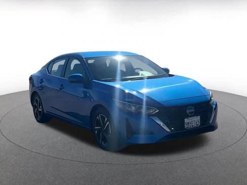 Used 2024 Nissan Sentra SV image 2
