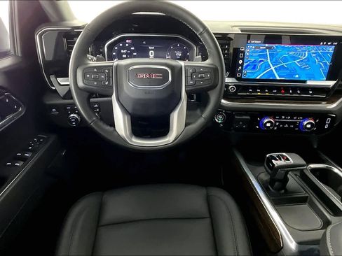 Used 2025 GMC Sierra 1500 Elevation w/ Elevation Premium Package AWD/4WD image 10